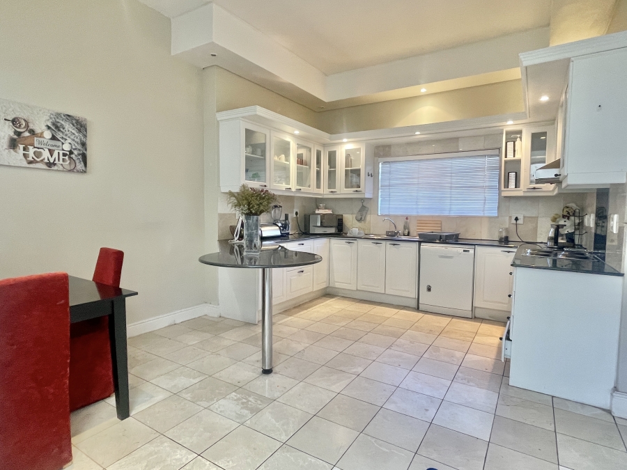9 Bedroom Property for Sale in Sunset Beach Western Cape